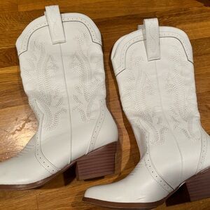 White Western-Style Women's Boots